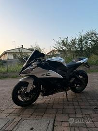 Kawasaki ninja zx10r 2014 nera e bianca