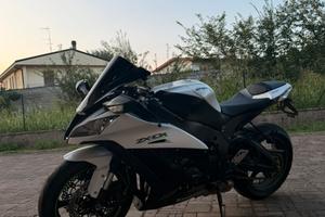 Kawasaki ninja zx10r 2014 nera e bianca