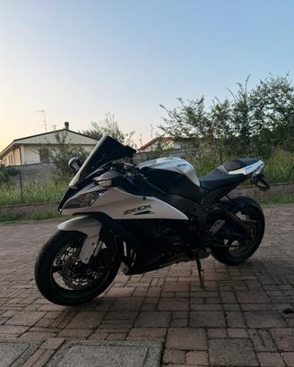 Kawasaki ninja zx10r 2014 nera e bianca
