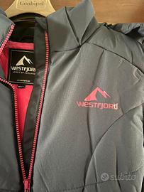 Giacca sportiva smanicata.