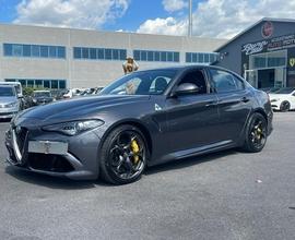 Alfa Romeo Giulia 2.9 T V6 AT8 Quadrifoglio carboc