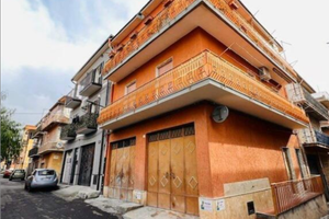 Appartamento secondo piano con garage