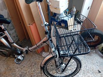 bici  pedalata assistita.seminuova pieghevole