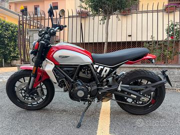 DUCATI SCRAMBLER ICON 800