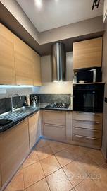 Cucina ad angolo in rovere