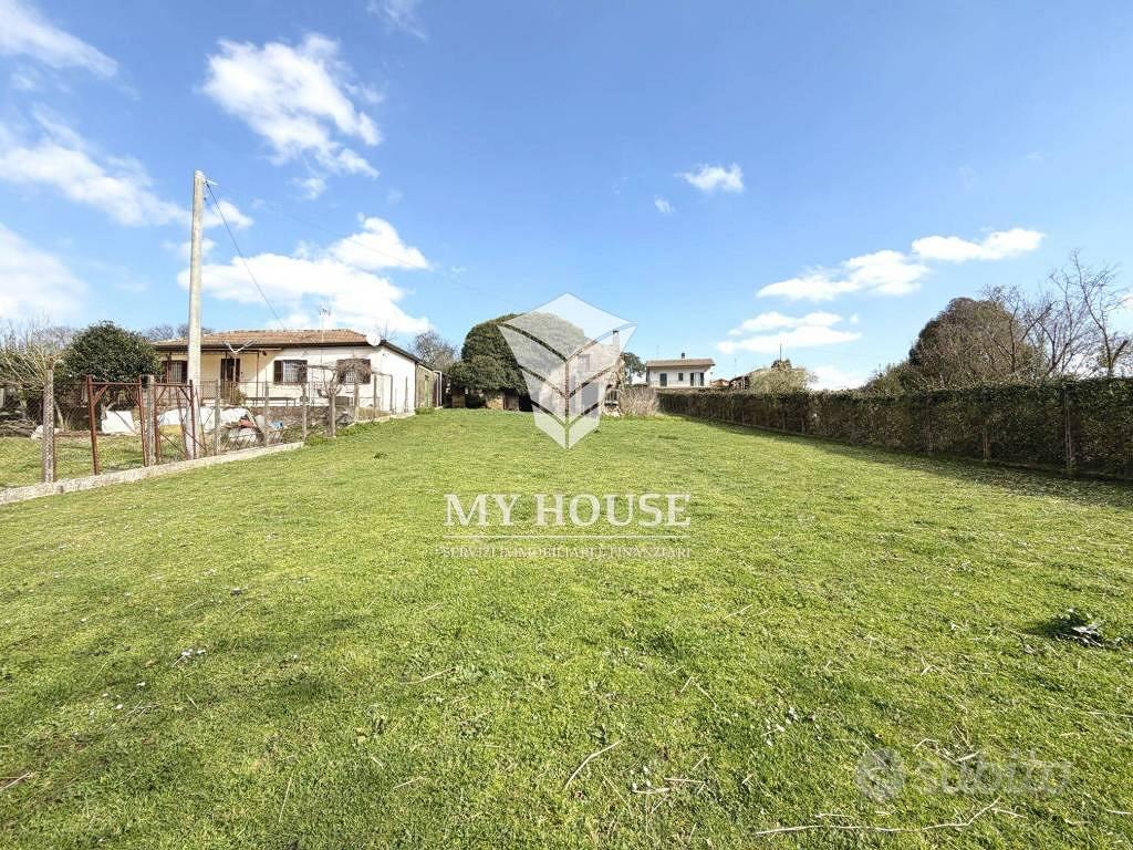 Rustico / Casale di 160 m² con più di 5 locali a P - Altro