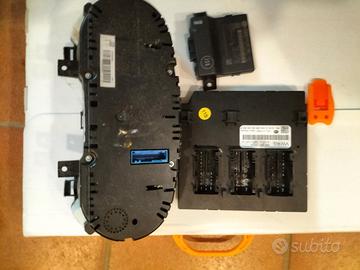 quadro strumenti Audi A1 1.6 anno 2010