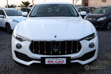 Maserati Levante V6 Diesel 275 CV AWD TETTUCCIO AP