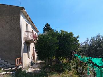 Casa indipendente con terreno