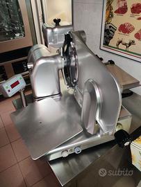 Affettatrice Kolossal con peso incorporato 