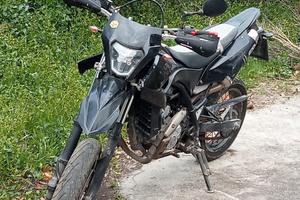 Yamaha WR 125 S neopatentati