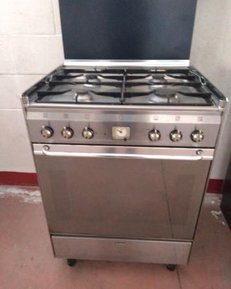 CUCINA A GAS SMEG IN ACCIAIO INOX