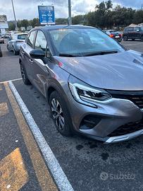 Renault Captur Ibrida 145cv