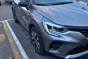 Renault Captur Ibrida 145cv