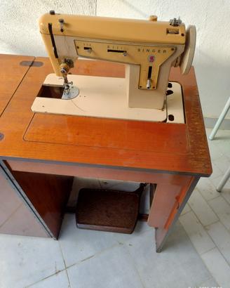 Macchina per cucire d’epoca SINGER