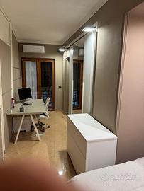 Stanza singola di fronte università di medicina