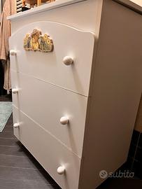 Mobile fasciato eo tre cassetti