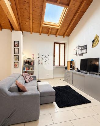 CASA SEMINDIPENDENTE A SANTO STEFANO TICINO