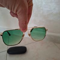 OCCHIALI DA SOLE BUSTOUT 