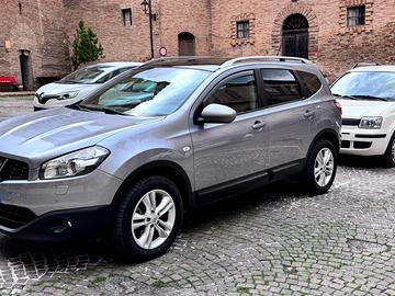 Auto Nissan quasquai