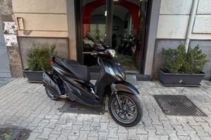 Piaggio Beverly 400 Deep black