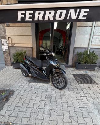 Piaggio Beverly 400 Deep black