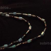 Collana con perle di carta riciclata