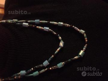 Collana con perle di carta riciclata