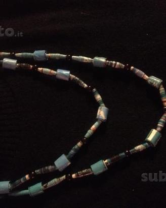 Collana con perle di carta riciclata