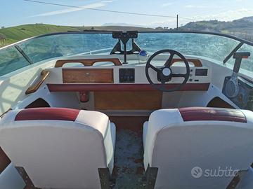 Imbarcazione Conero Delfino 450