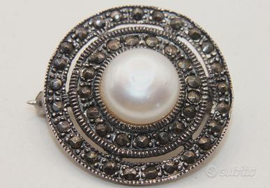 Splendida spilla antica argento marcasite perla