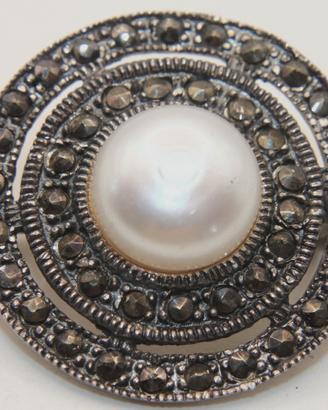 Splendida spilla antica argento marcasite perla