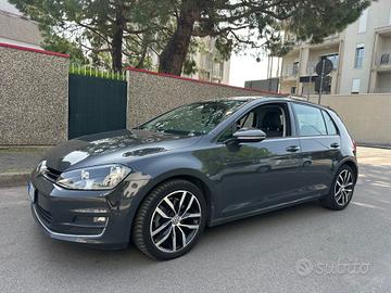 Volkswagen Golf 2.0 TDI 5p. 4MOTION Highline BlueM