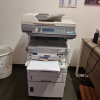 Stampante multifunIone laser a colori