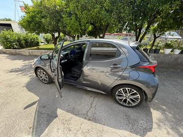 Toyota yaris lounge 130 cv
