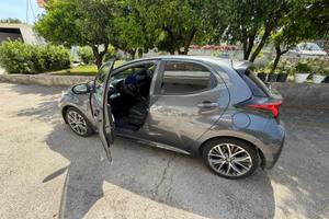Toyota yaris lounge 130 cv