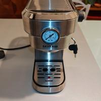 macchina per caffè e macinacaffe