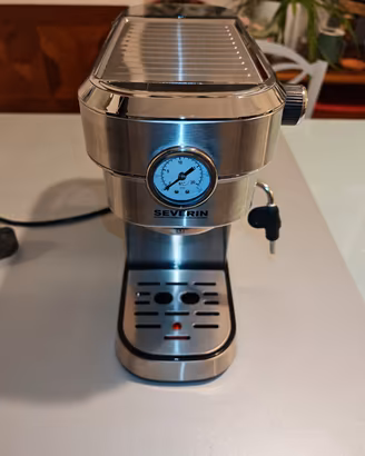 macchina per caffè e macinacaffe