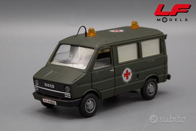 1:43 Iveco Daily Ambulanza Militare - OldCars