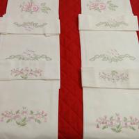 Set 6 asciugamani+ ospite in lino ricamati a mano.