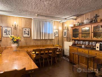 Arredamento completo per Taverna in Pino Massello 