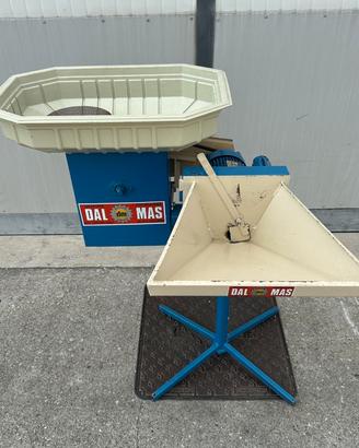 Mulino da cereali elettrico con spannocchiatrice