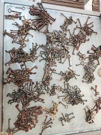 Ferramenta per mobili antichi