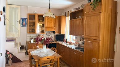Cucina,stanza da letto e sala pranzo