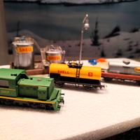 Stazione Gasometro Shell con scenario Luci Binario