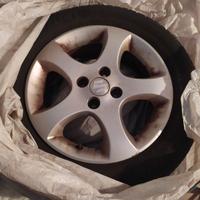 Cerchi in lega Suzuki Swift / Toyota Yaris 4 fori