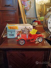 Modellino auto vintage Darracq con scatola