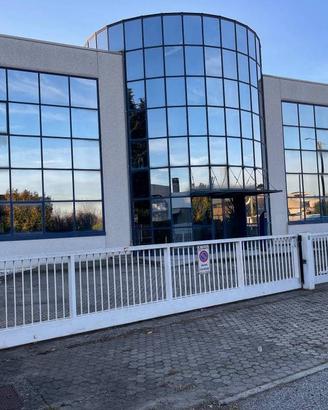 Immobile di 270 m² a Cabiate