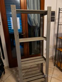 Scaffale in legno