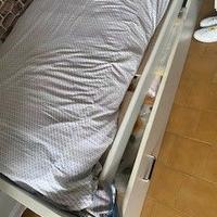 letto singolo con doghe in legno